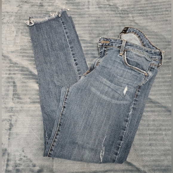 Just Black Denim - Justblack womens distressed medium wash jeans!